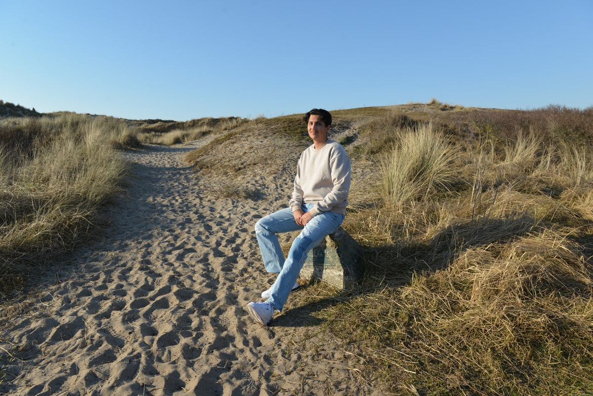The Essential Crewneck Beige