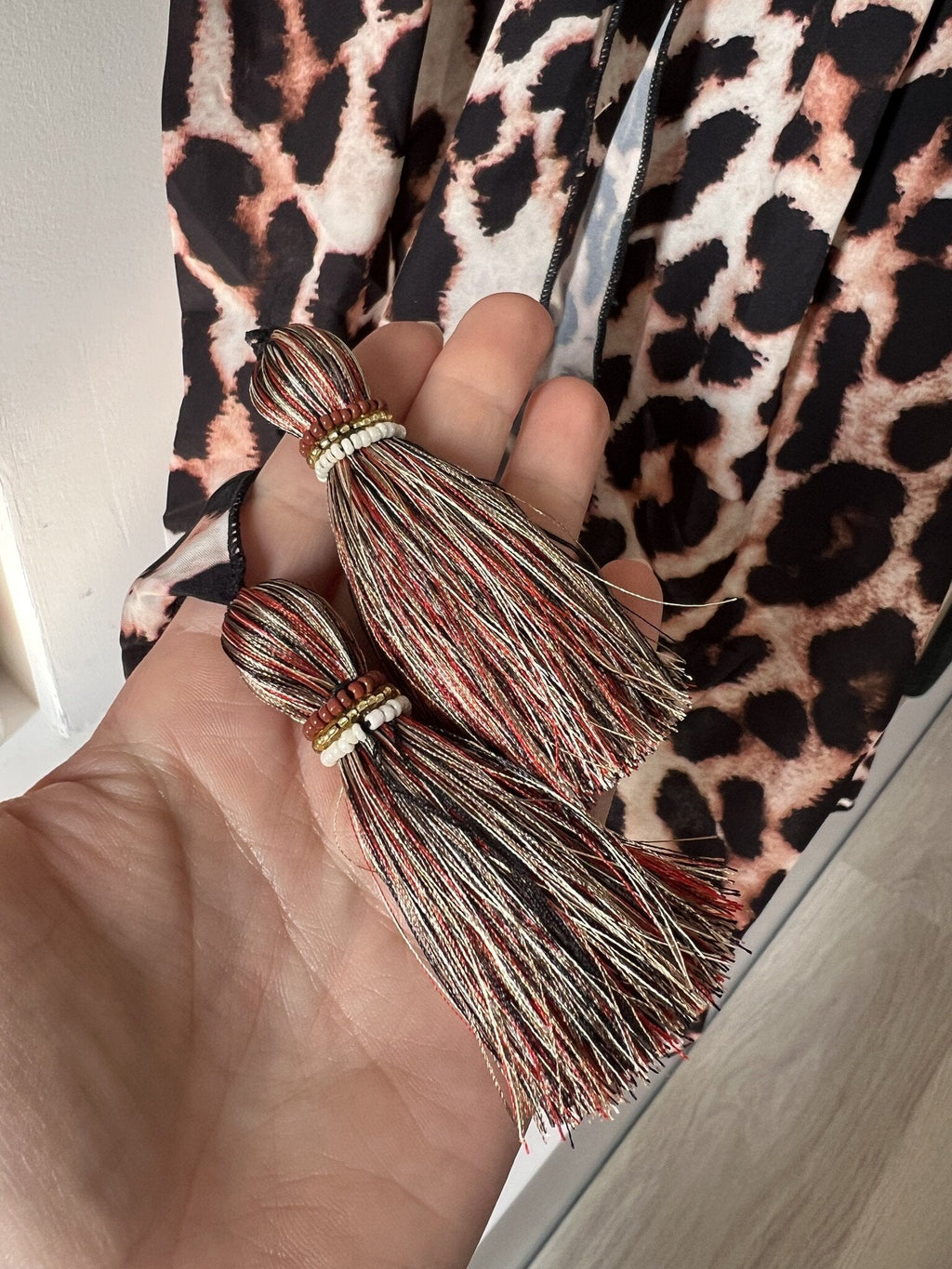 Animal Print Pareo met Kralen | Luxe Handgemaakte Omslagdoek Dames